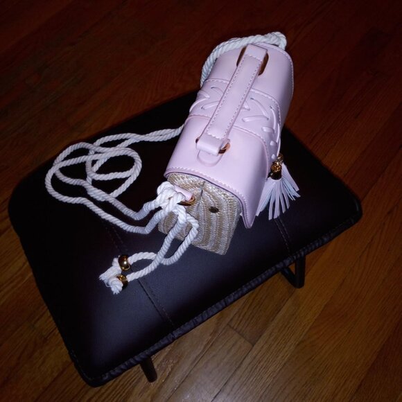 Neiman Marcus White Straw & Leather Flap Gold Hardware Crossbody - Picture 4 of 6